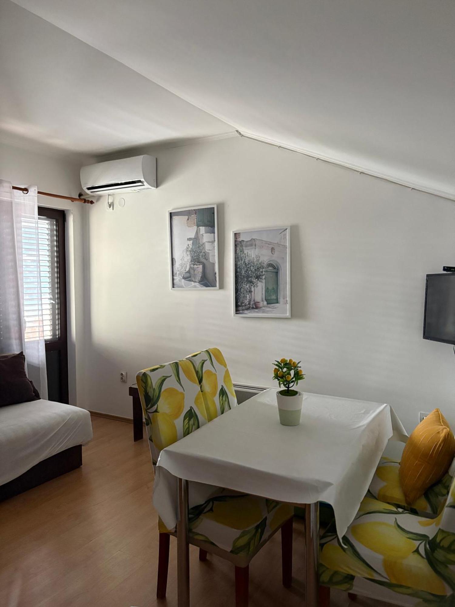 Apartments Херцег-Нови Экстерьер фото